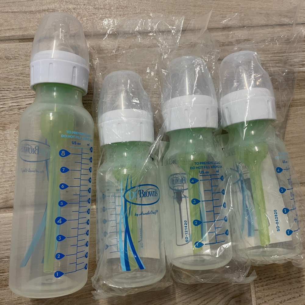 4 Brand New Dr. Brown 4 oz/ 8 oz bottles